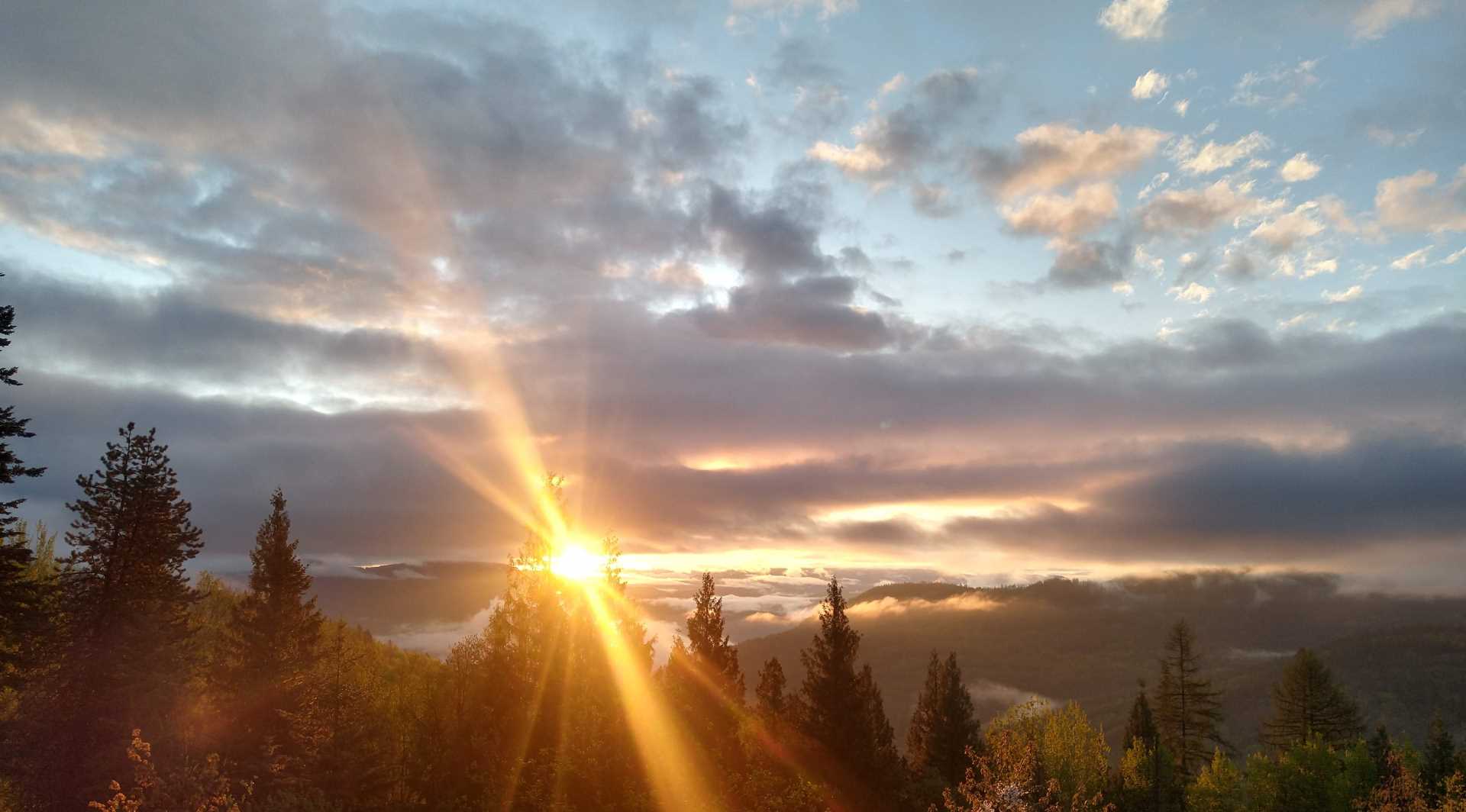 View towards Kootenay Pass from East Rossland